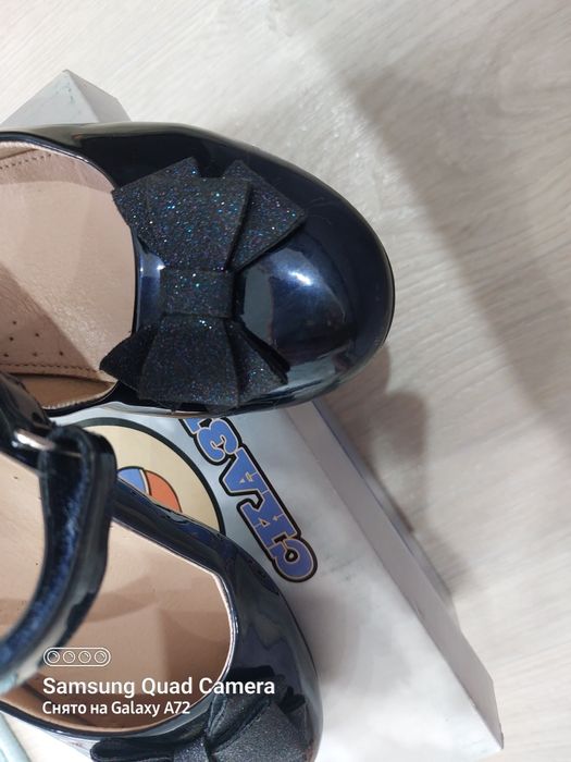 Туфли на девочку размер 33.