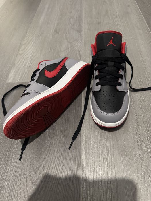 Air Jordan маратонки чисто нови размер 38.5