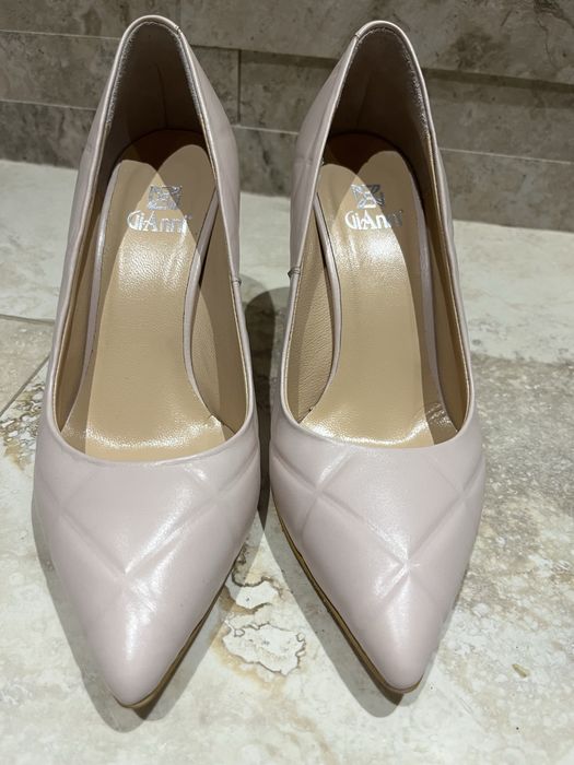 Обувки с ток Gi Anni
