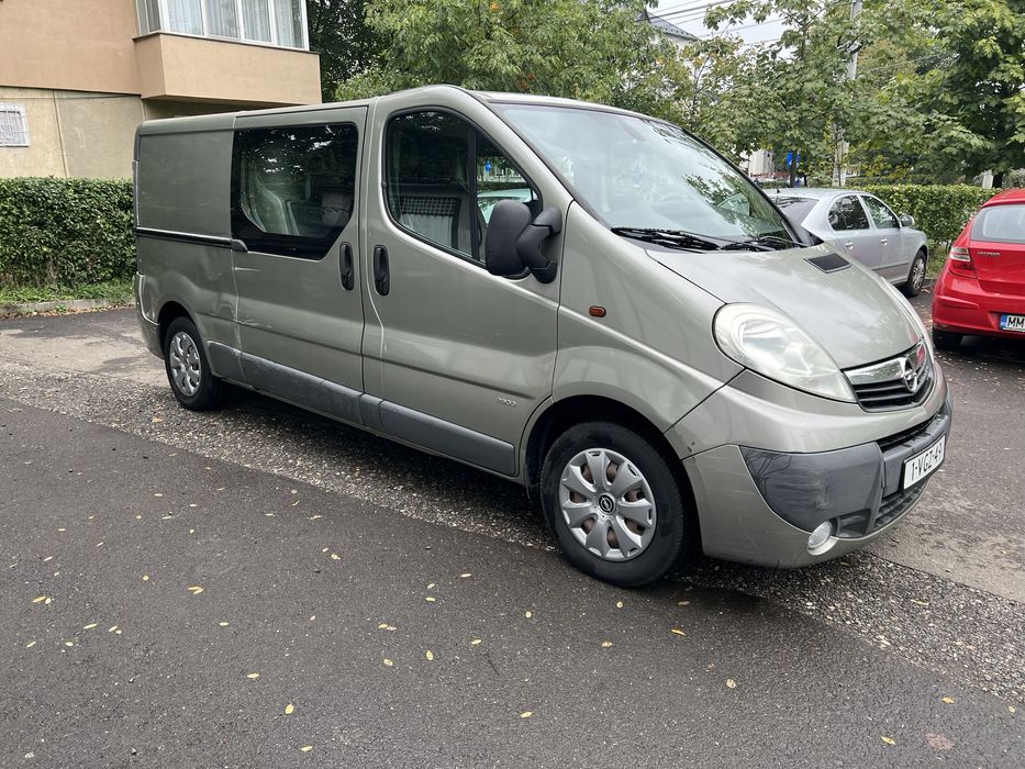 Vand OPEL VIVARO AN fabricatie 2010  Model Lung  Cabina Dubla