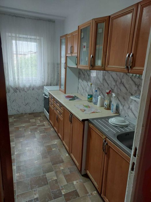 Închiriez apartament