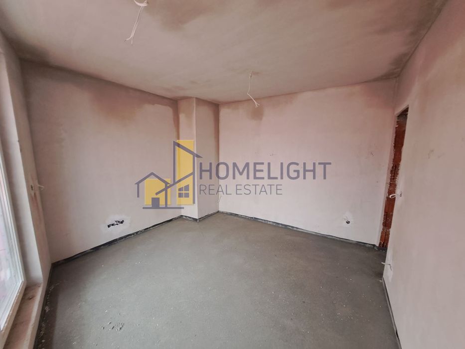 Тристаен апартамент в кв. Кръстова вада