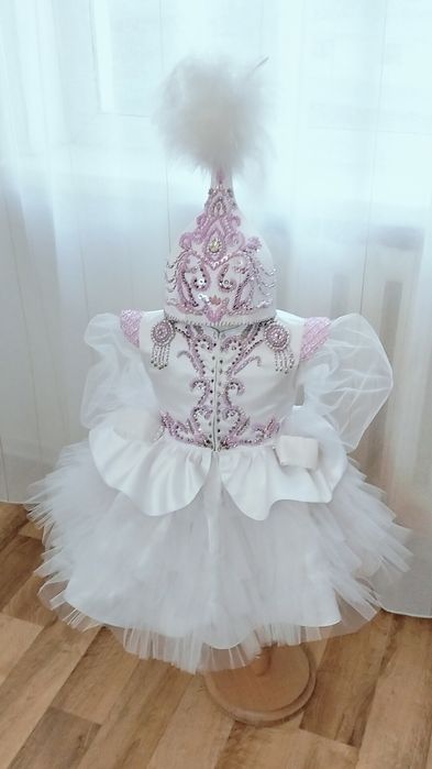 Продается костюм тусау кесу 1 годик для девочек