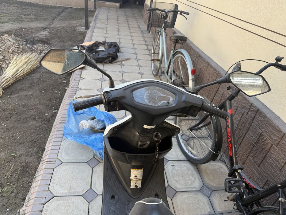 Продам мопед на бензине