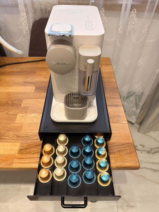 Espressor nespresso lattissima one cu capsule