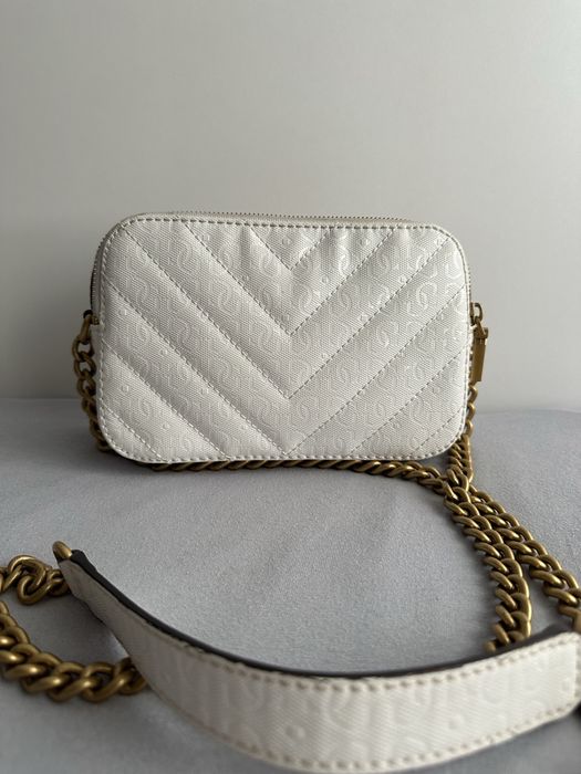 Оригинална чанта Guess