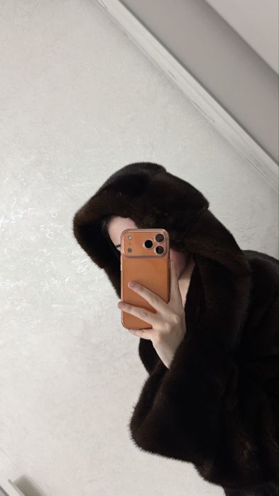 Продам норковую шубу