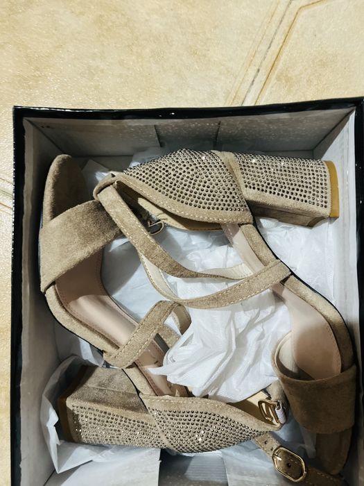 Сандали Тенденз