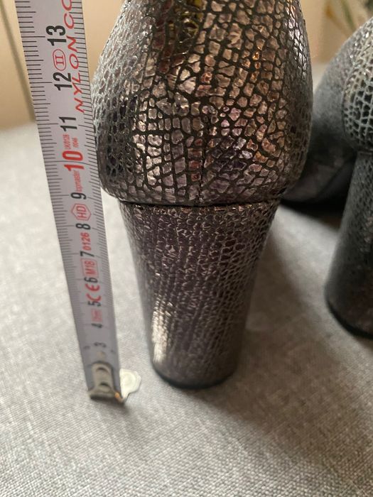 Елегантни обувки на висок ток massimo ditti