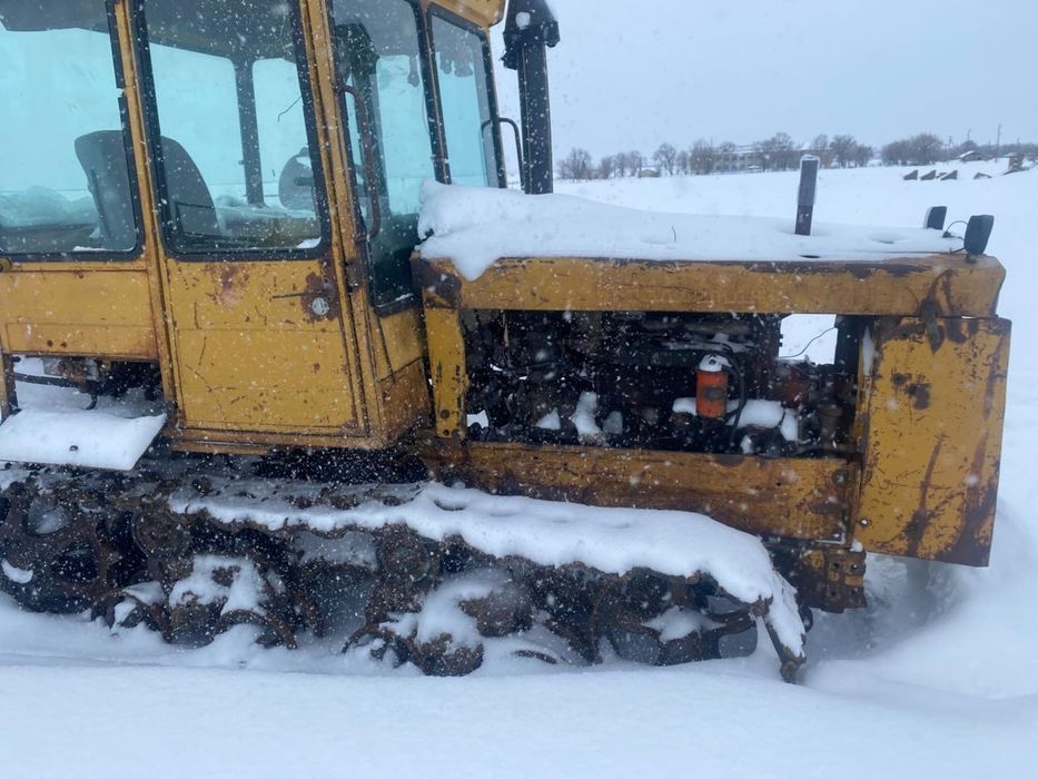 Трактор дт 75 на ходу