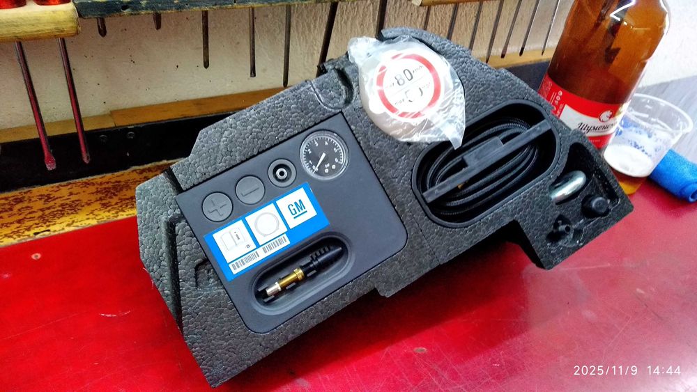 Авариен компресор за гуми за опел корса-Д . Комплект! Оригинал! нов!