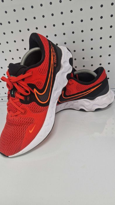 Оригинални мъжки маратонки- Nike ReneW