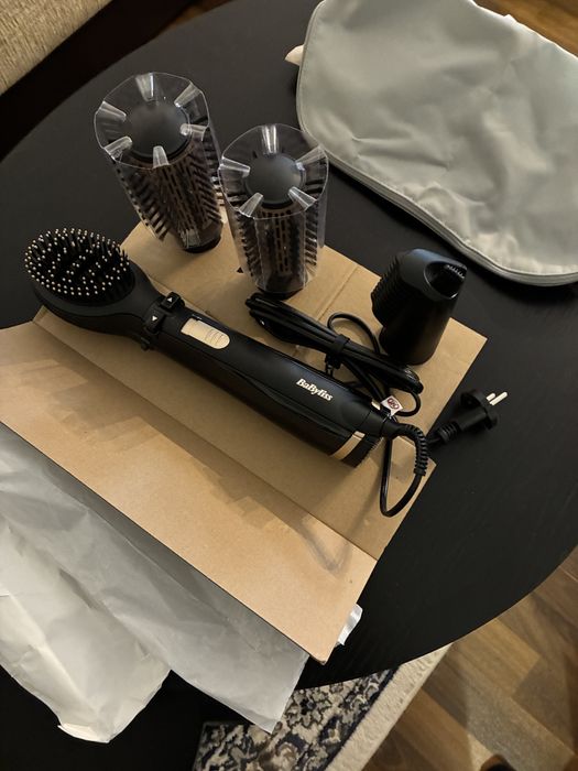 Perie rotativa 1000w + 4accesorii BaByliss.