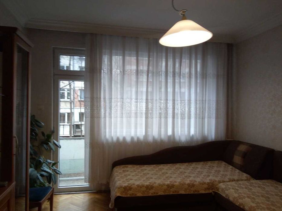 Двустаен апартамент в Лозенец