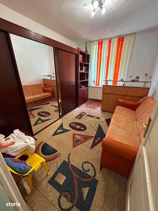 De vanzare apartament cu 2 camere, 2 bai, etajul 1, Pret 45000euro