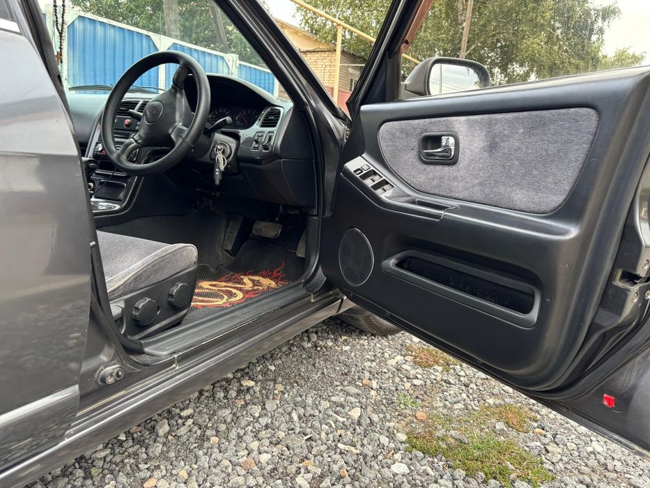 Салон skyline r33