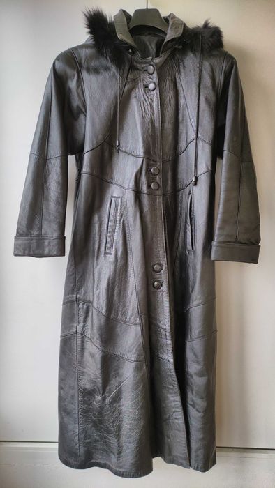 Vand haina lunga din piele naturala, cu gluga