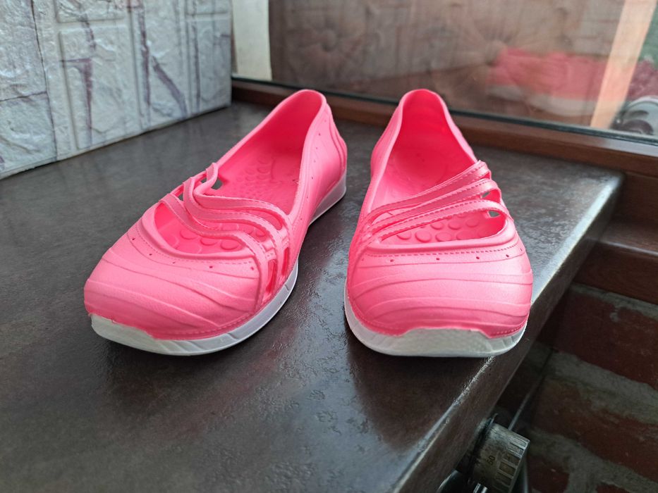 дамски летни отворени обувки силиконови балерини,номер36,5 Adidas за момиче