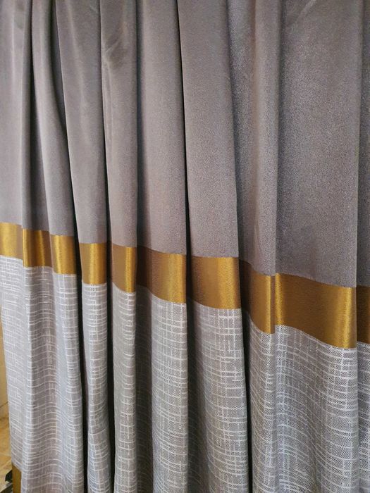 Завеси два броя 75 лева.