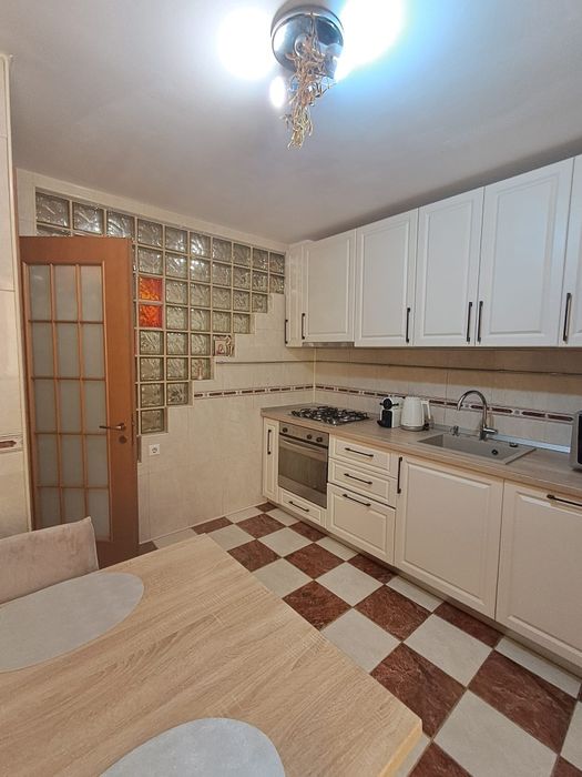 Apartament 4 camere - Caraiman