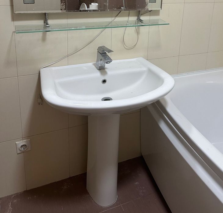 Раковина на ножках бу