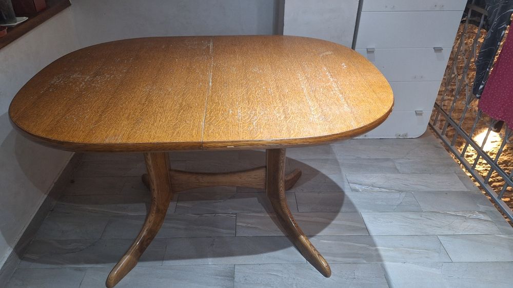 Masă de stejar extensibilă