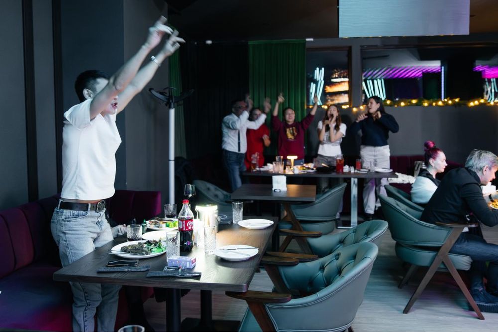 Ведущий Астана, Шоумен