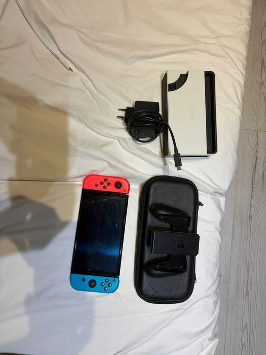 Vând consolă Nintendo Switch OLED. Detalii în descriere. PREȚ NEGOCIABIL