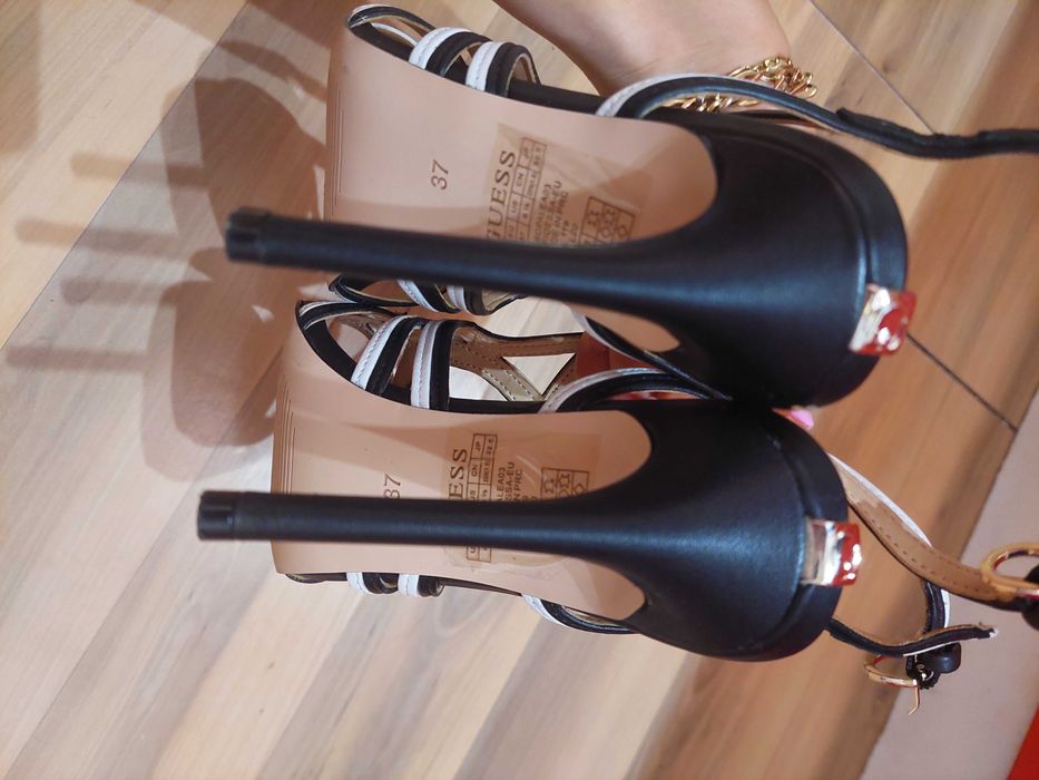 Сандали Guess като нови Нова цена