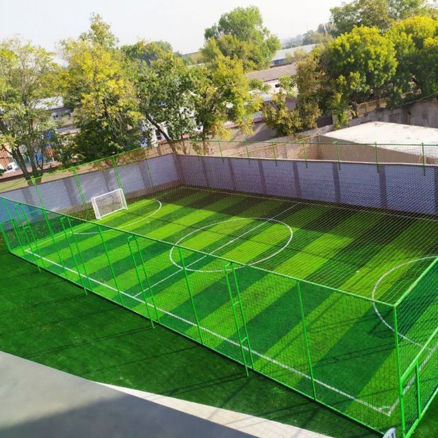 Стадион курилиш мини футболный поля Суний чим. Газон оптом+установка