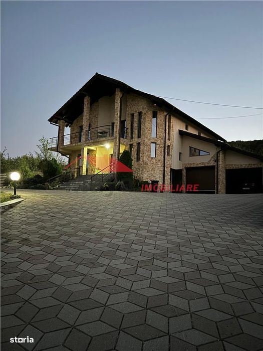 Vila + 80 ari teren, langa Dej