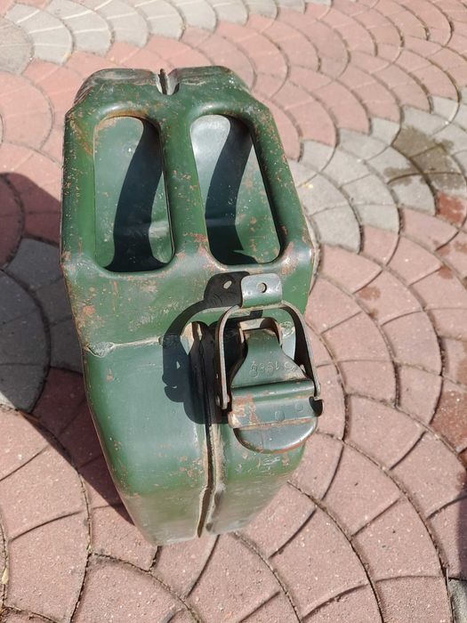 Vand canistra combustibil 20litri Dacie