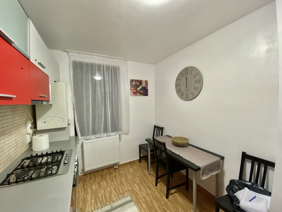 Proprietar, vand apartament deosebit cu 2 camere, parcare in curte privata - Mai multe