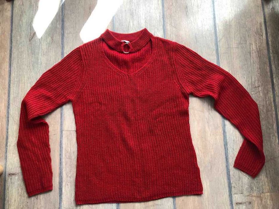 пуловери и делебела риза, тип връхна