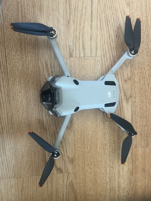 DJI Mini 4 Pro Fly More Combo