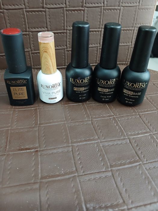 Vand aceste base