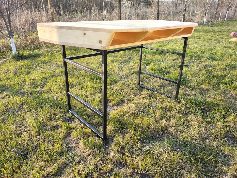 Birou la comanda din lemn masiv si cadru metalic