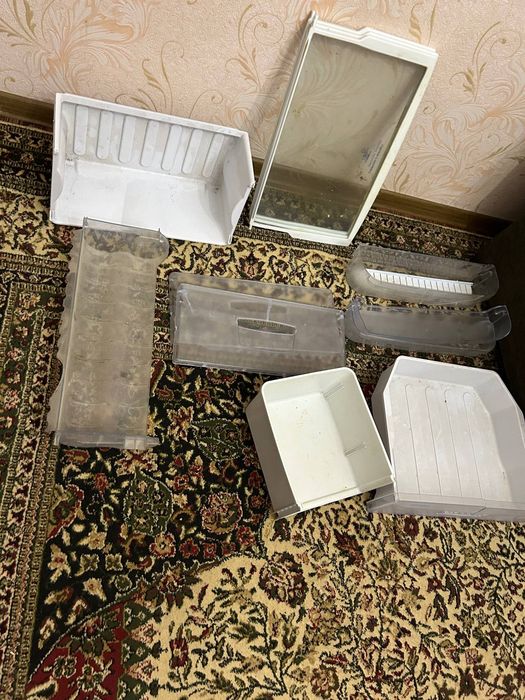 INDESIT Холодильник продается. INDESIT Muzlatkich sotiladi.