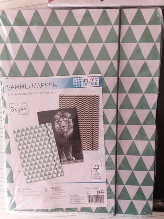 Папки с джобове картон