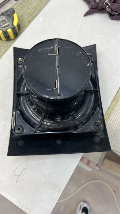 Вытяжка с обратным клапаном