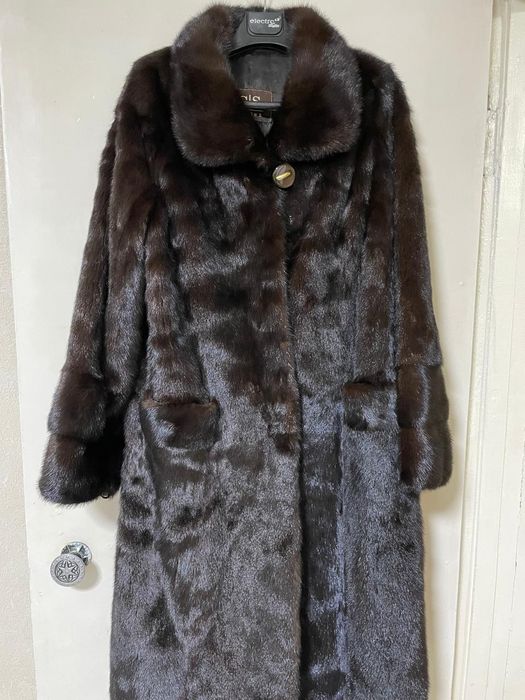 Продам шубу норковую