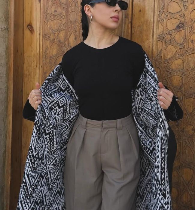 Pantolonni kozdan kechirayotgan fotosuratlar