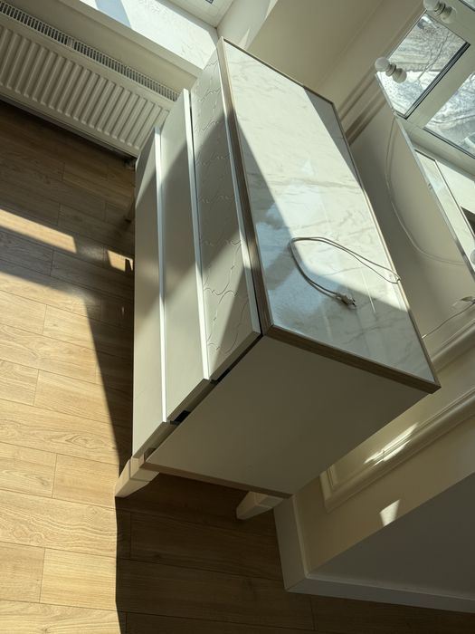 Продаем тумбу с зеркалом