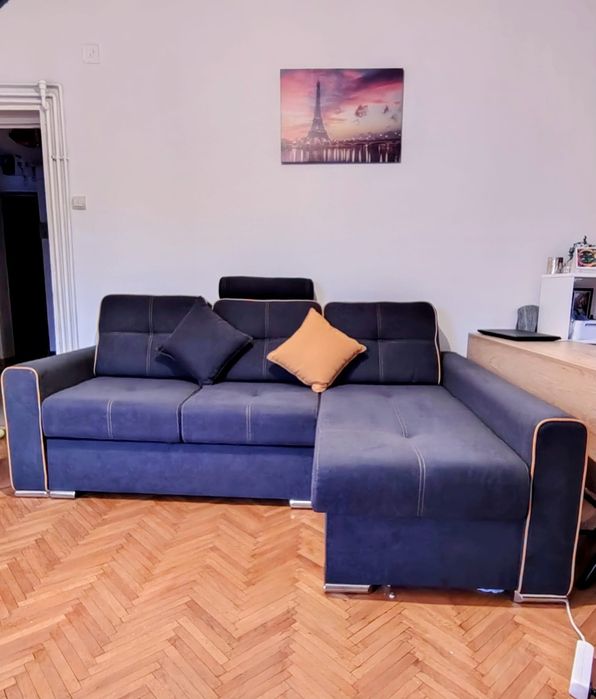 Colțar albastru aproape nou