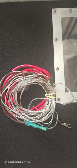 Statie cu subwoofer auto