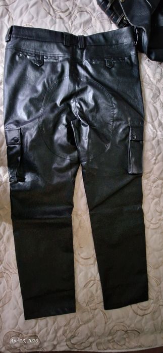 Кожено яке и панталон