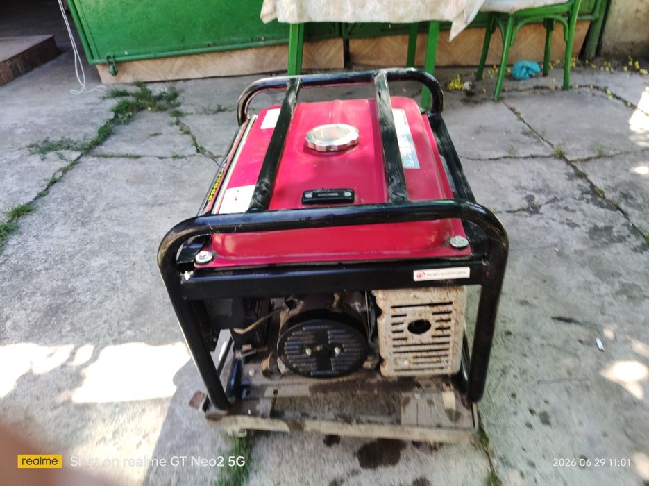 Generator curent 2500 w