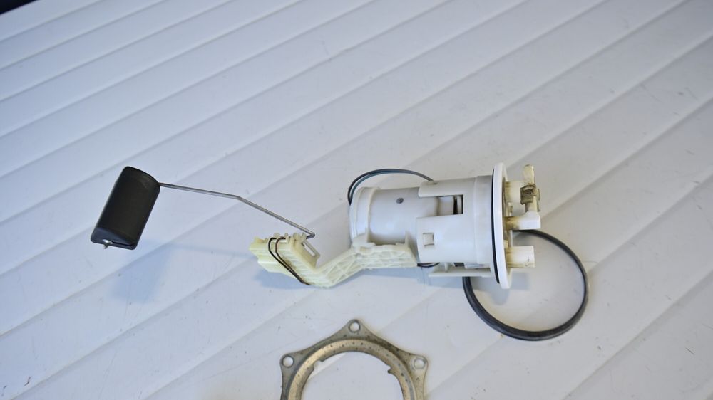 Honda VFR1200F 2012+ Pompa de benzina