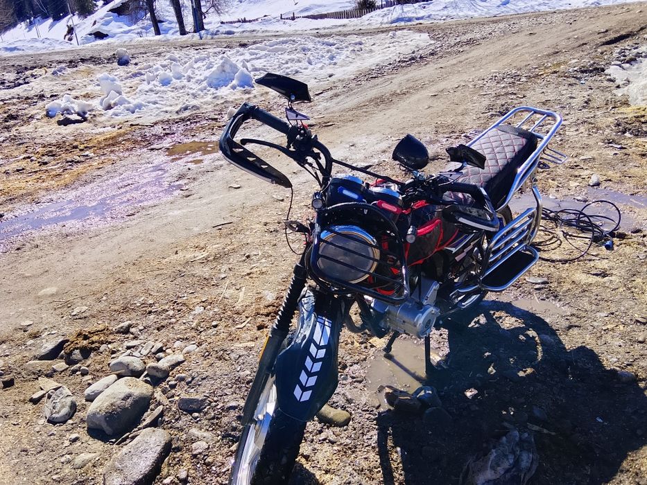 Мотоцикл 200сс..