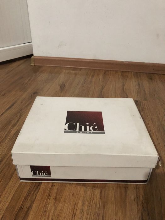 Белые туфли из телячей кожи